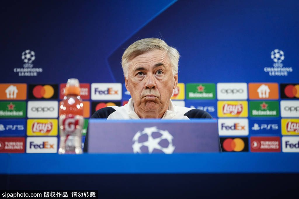阿尔瓦雷斯从小就是皇马球迷，他也曾在少年时期试训过皇马。
